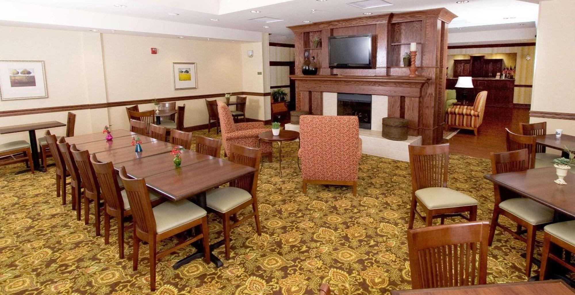 Country Inn & Suites By Radisson, Fredericksburg, Va ภายนอก รูปภาพ